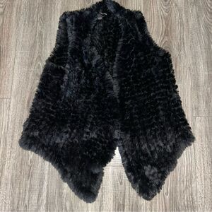 Peck & Peck asymmetrical knitted black vest soft material size M